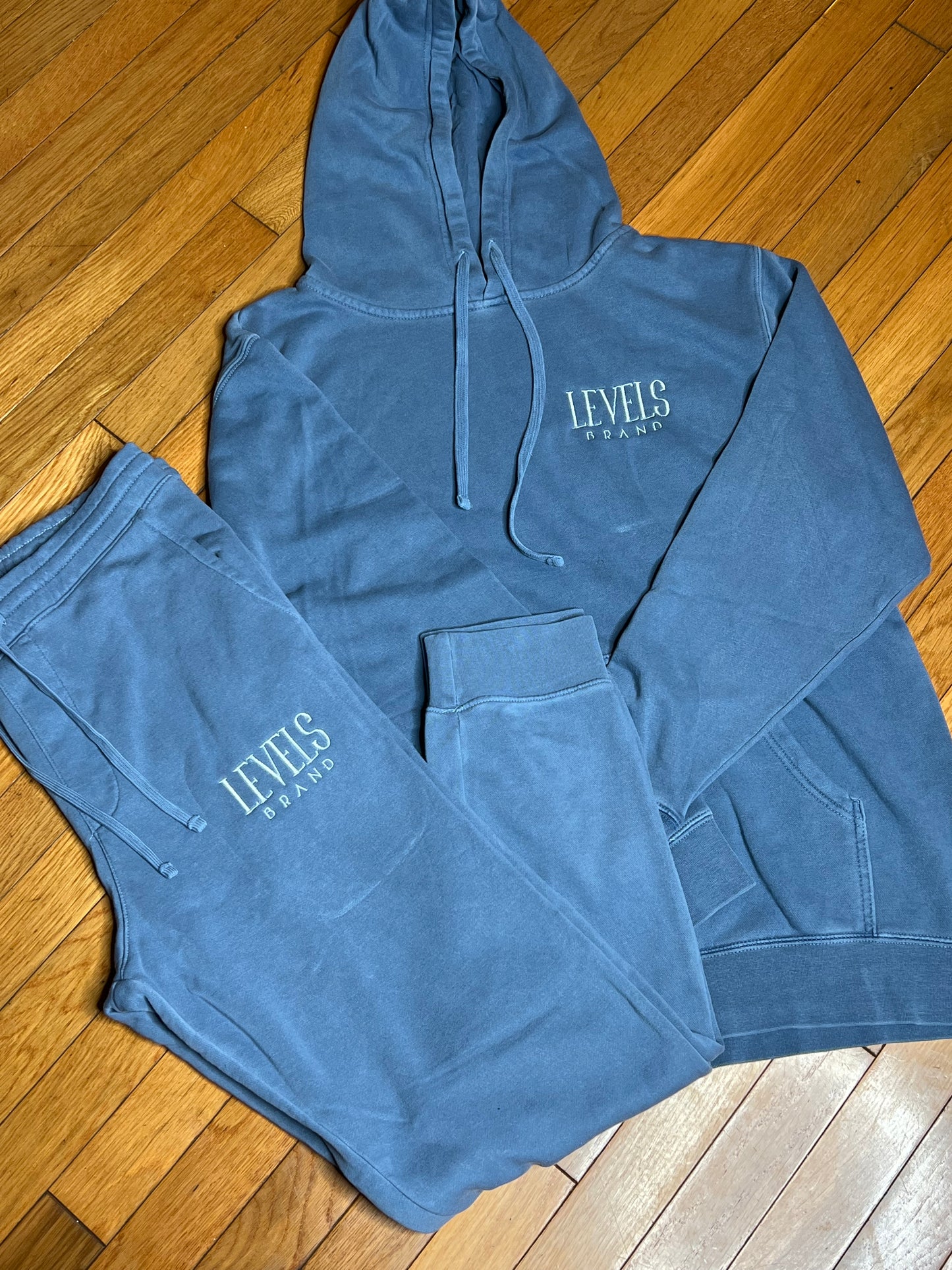 Essential Signature Logo Sweatsuit